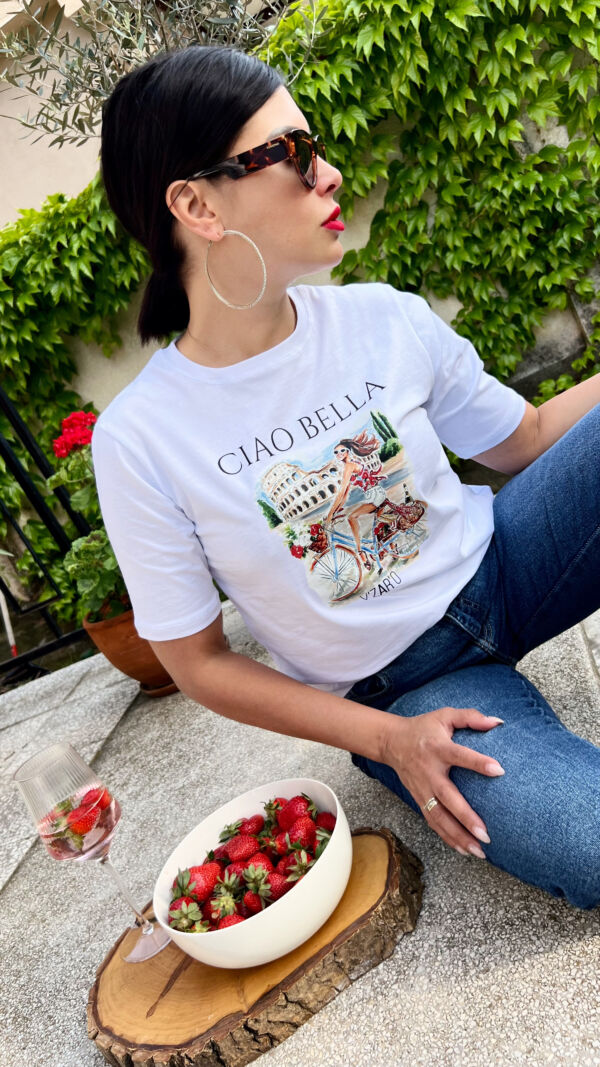 Дамска бяла свободна тениска Ciao Bella